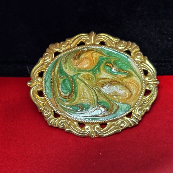 Vintage Gold Tone and Green Enamel Artwork  Swirl Brooch - Picture 1 of 17